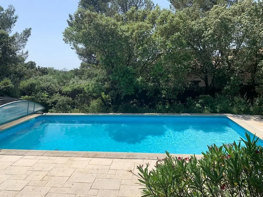 Studio En Rez-De-Jardin Arbore Avec Acces Piscine Et Clim Villeneuve-lès-Avignon 0*,  Francie