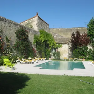 Bed & Breakfast Les Jardins De La Livree, Villeneuve-les-Avignon