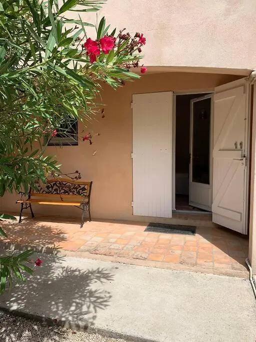 Apartment Studio En Rez-De-Jardin Arbore Avec Acces Piscine Et Clim Villeneuve-les-Avignon